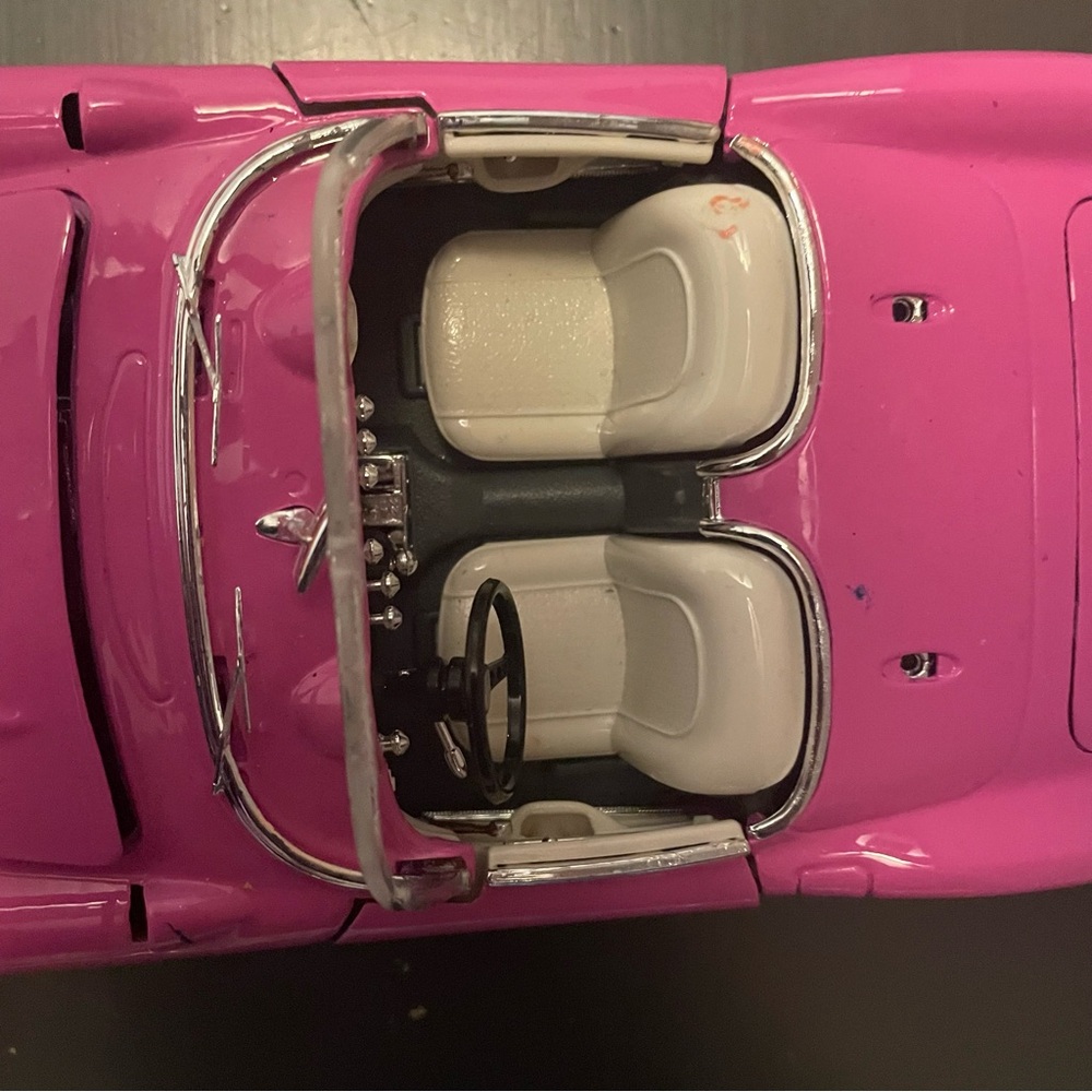 1957 Chevrolet Corvette Pink 1:18 Die Cast Car Maisto - Picture 8 of 12